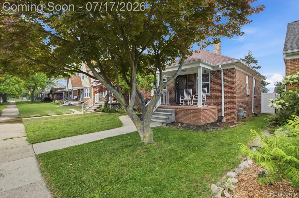 1070 Mollno Street Wyandotte City, MI 48192