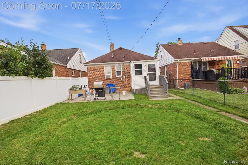 1070 Mollno Street Wyandotte City, MI 48192
