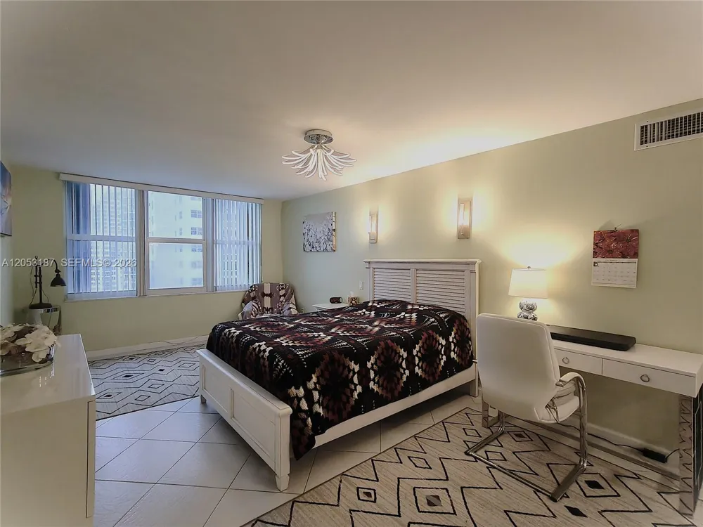 2751 S Ocean Dr #1106S Hollywood, FL 33019