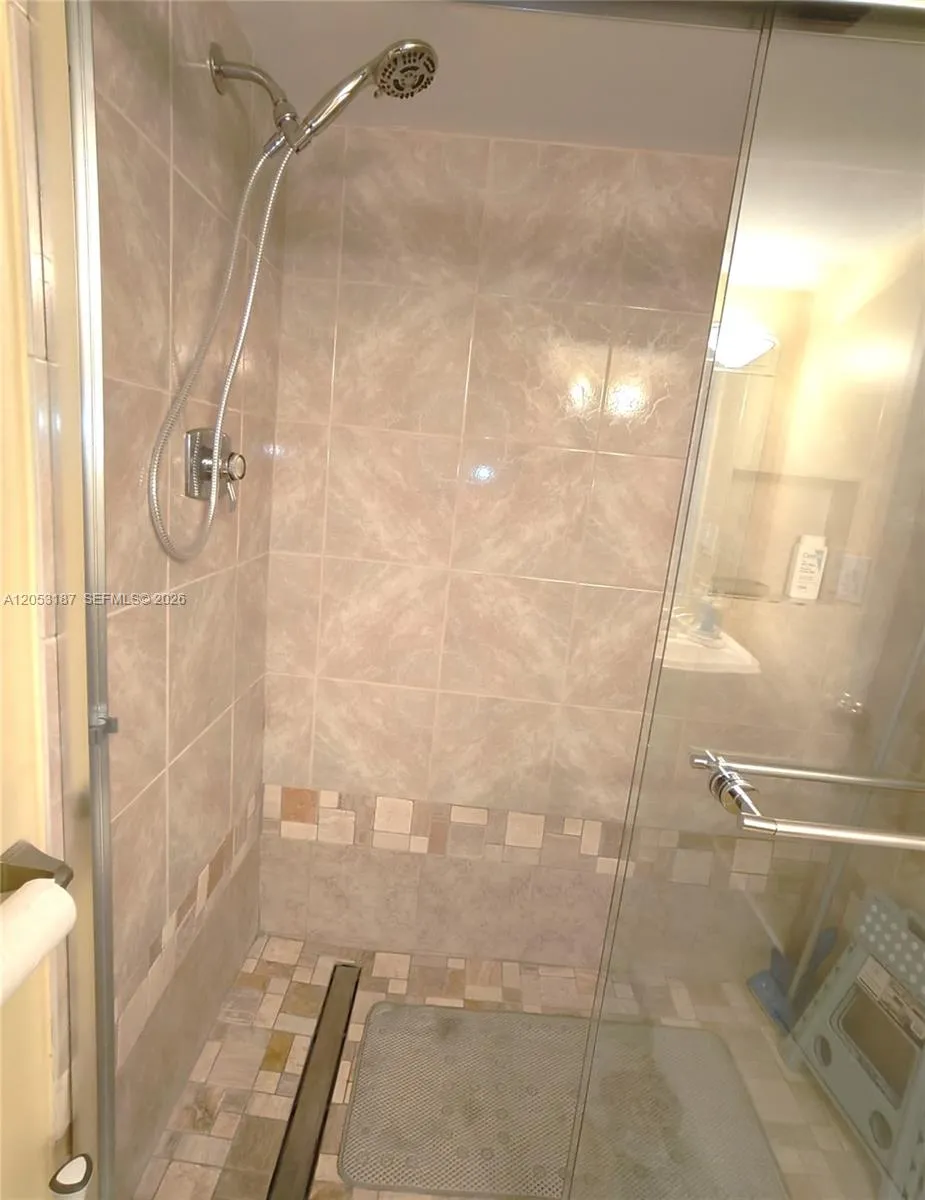 2751 S Ocean Dr #1106S Hollywood, FL 33019