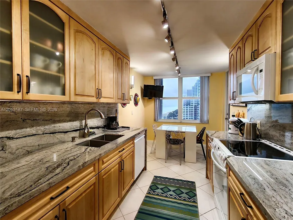 2751 S Ocean Dr #1106S Hollywood, FL 33019