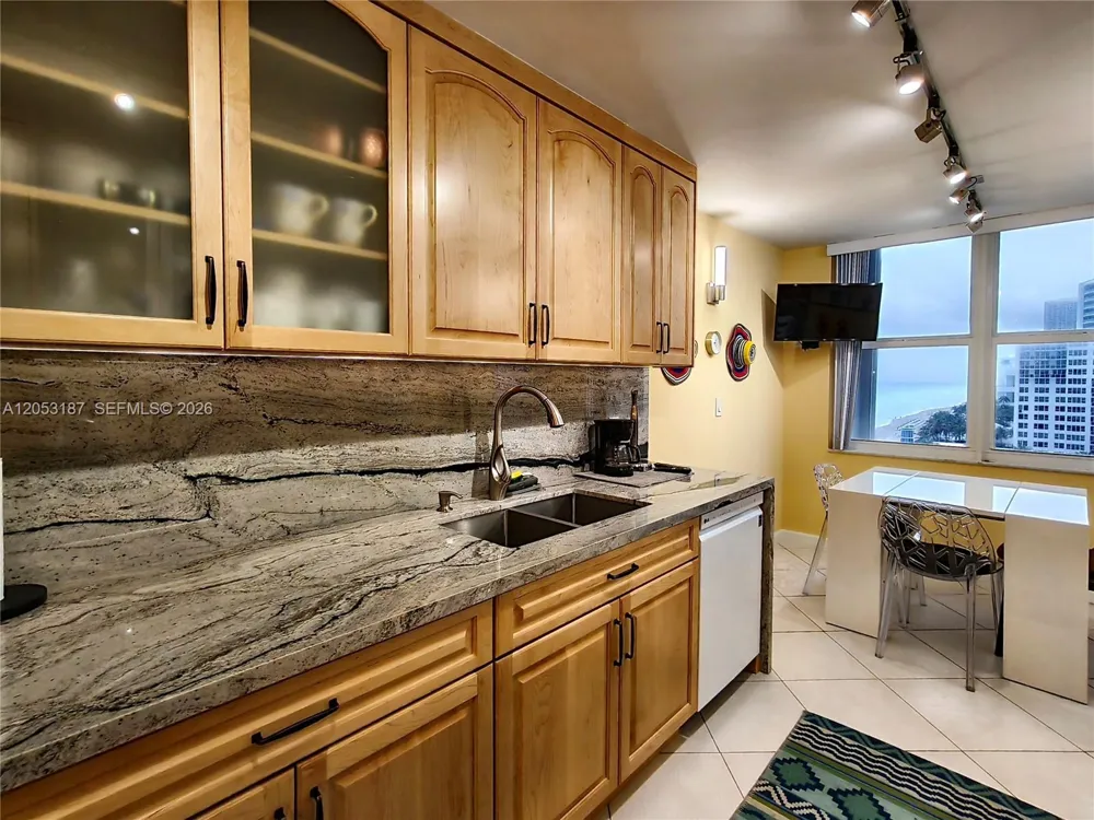 2751 S Ocean Dr #1106S Hollywood, FL 33019