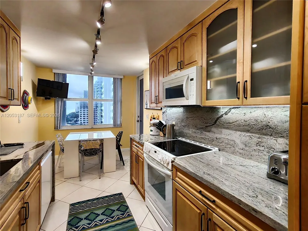 2751 S Ocean Dr #1106S Hollywood, FL 33019