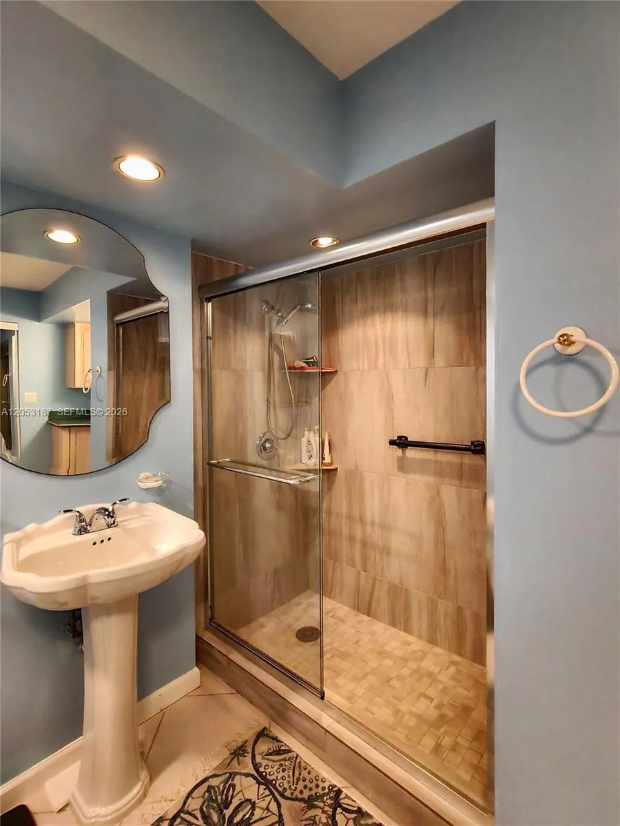 2751 S Ocean Dr #1106S Hollywood, FL 33019