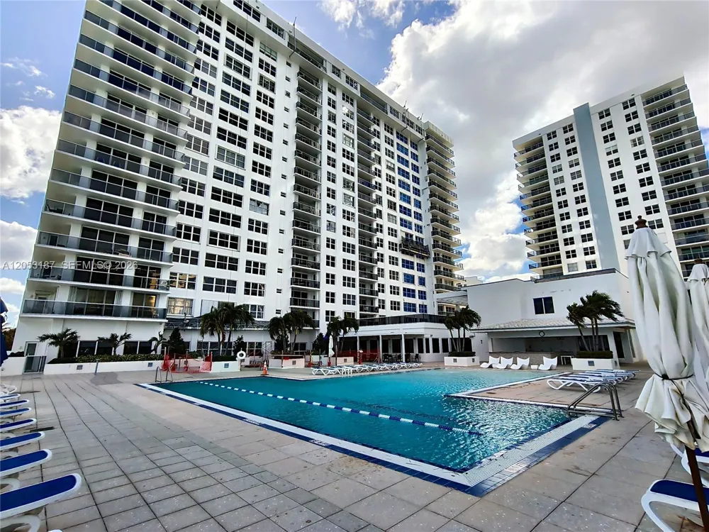 2751 S Ocean Dr #1106S Hollywood, FL 33019