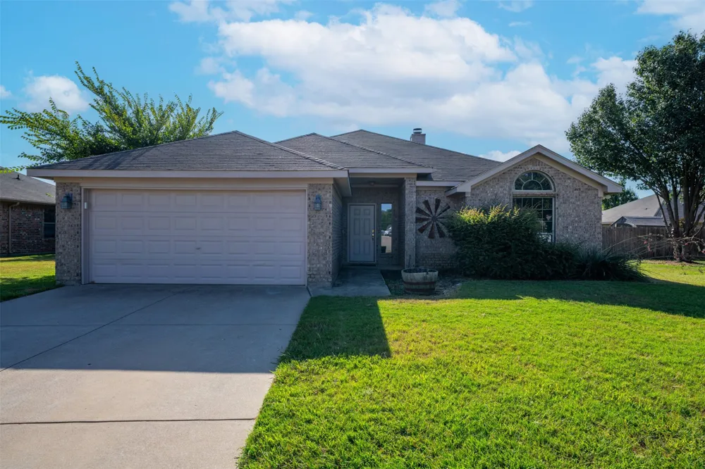 737 E Sheila Circle Joshua, TX 76058