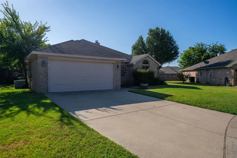 737 E Sheila Circle Joshua, TX 76058