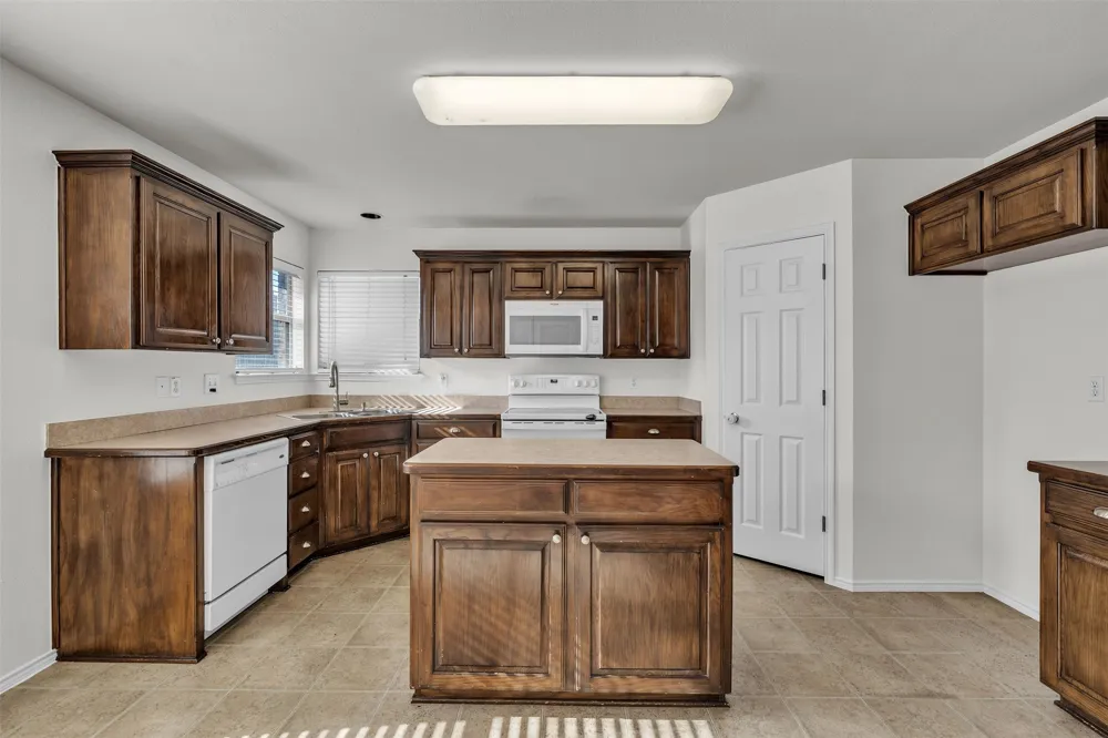 737 E Sheila Circle Joshua, TX 76058