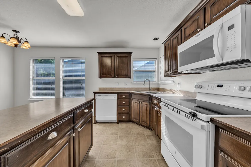 737 E Sheila Circle Joshua, TX 76058
