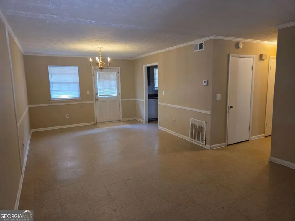 897 A Six Oaks CIR Norcross, GA 30093
