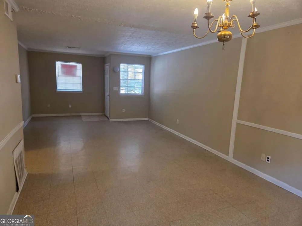 897 A Six Oaks CIR Norcross, GA 30093