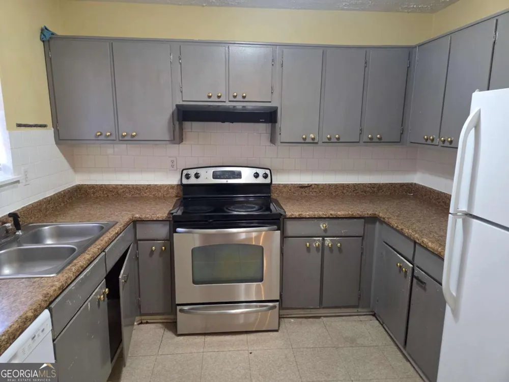 897 A Six Oaks CIR Norcross, GA 30093