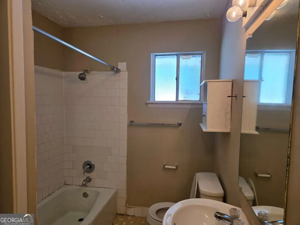 897 A Six Oaks CIR Norcross, GA 30093