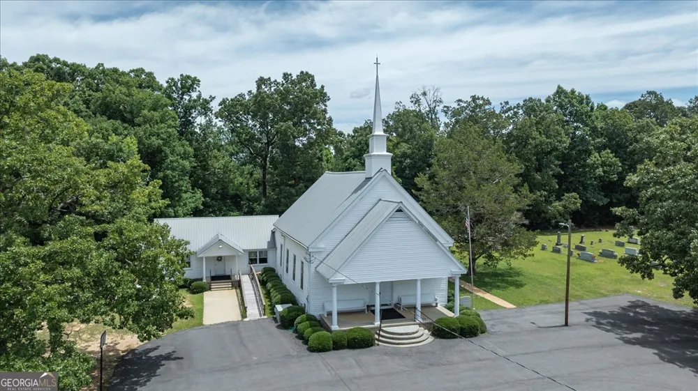 210 Bunch RD Tignall, GA 30668