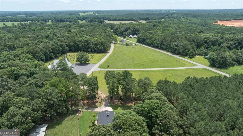 210 Bunch RD Tignall, GA 30668
