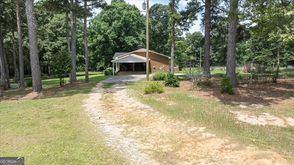 210 Bunch RD Tignall, GA 30668