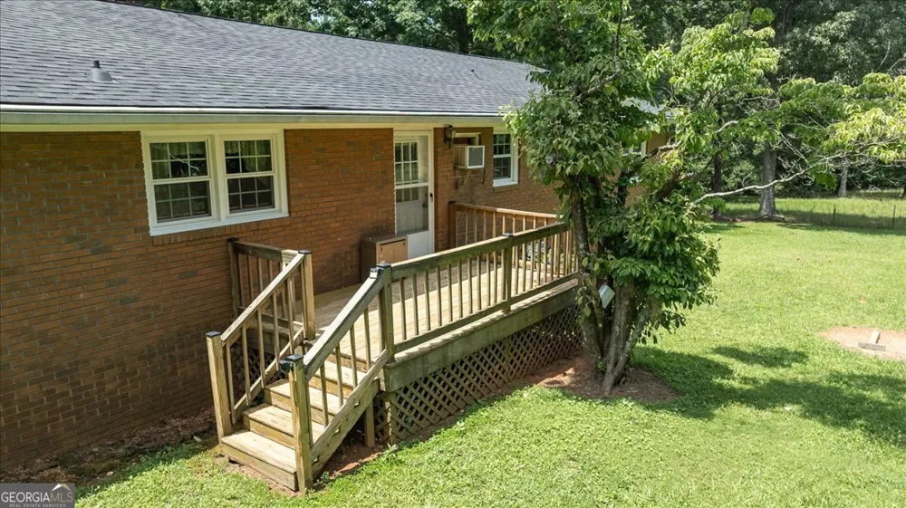 210 Bunch RD Tignall, GA 30668