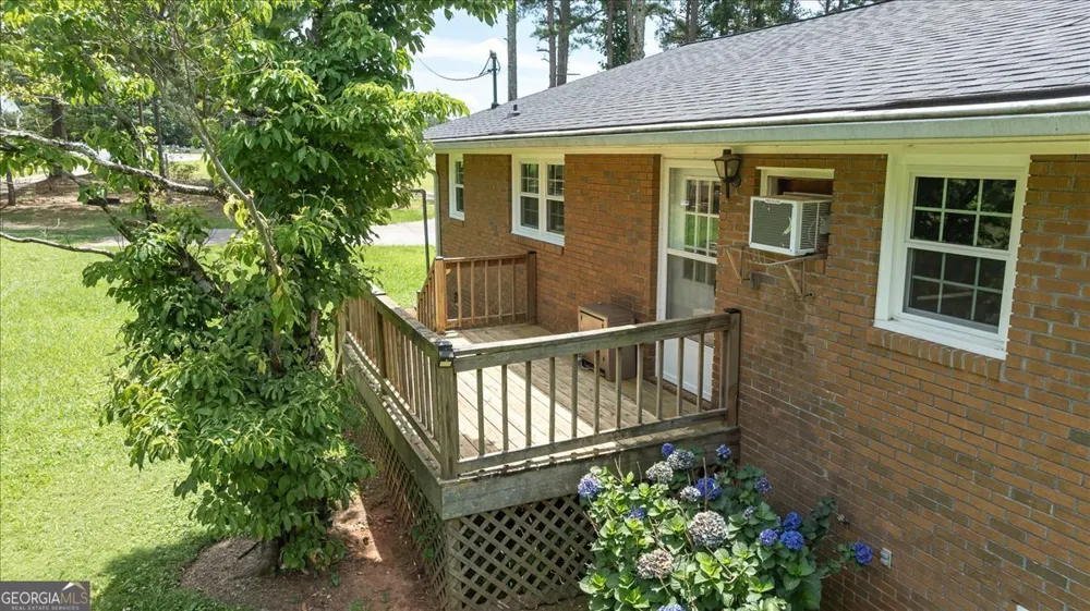 210 Bunch RD Tignall, GA 30668