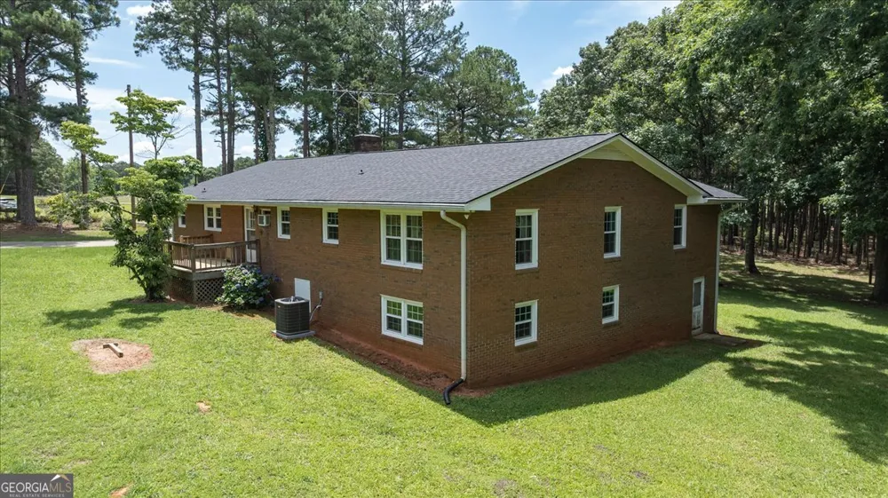 210 Bunch RD Tignall, GA 30668
