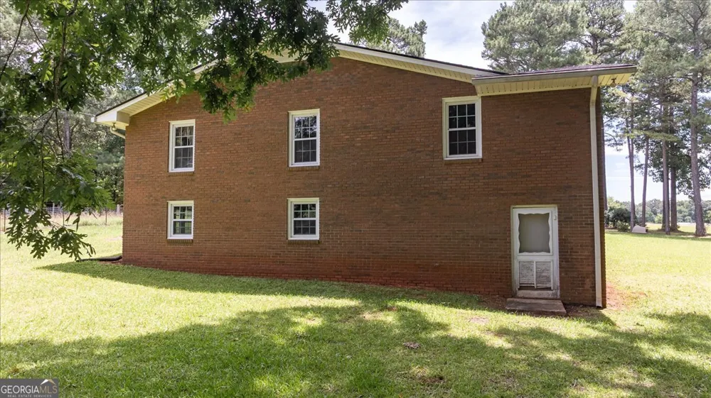 210 Bunch RD Tignall, GA 30668