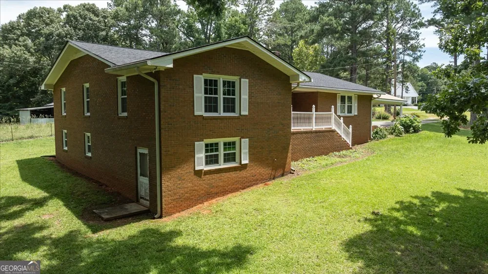 210 Bunch RD Tignall, GA 30668