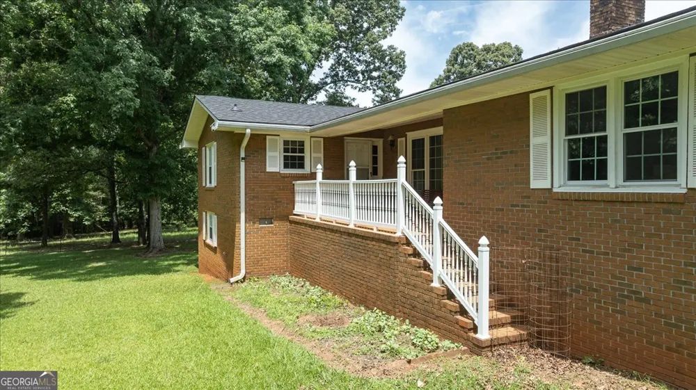 210 Bunch RD Tignall, GA 30668