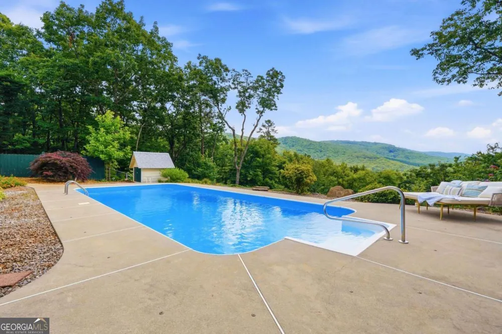 714 Clearview DR Talking Rock, GA 30175