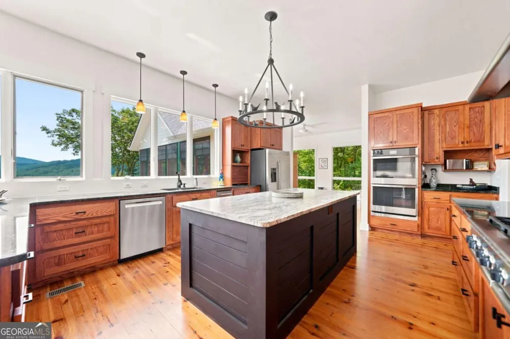 714 Clearview DR Talking Rock, GA 30175