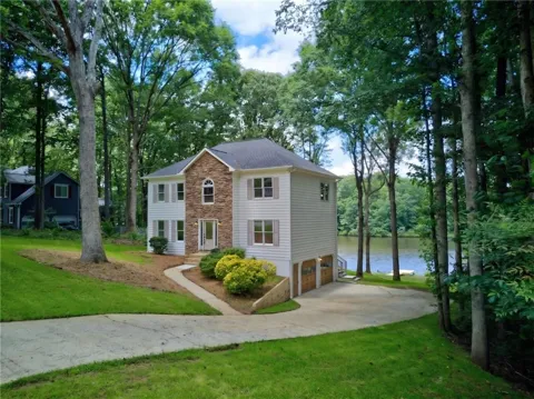 511 Lakeside Drive