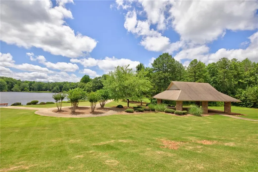 511 Lakeside Drive Hiram, GA 30141
