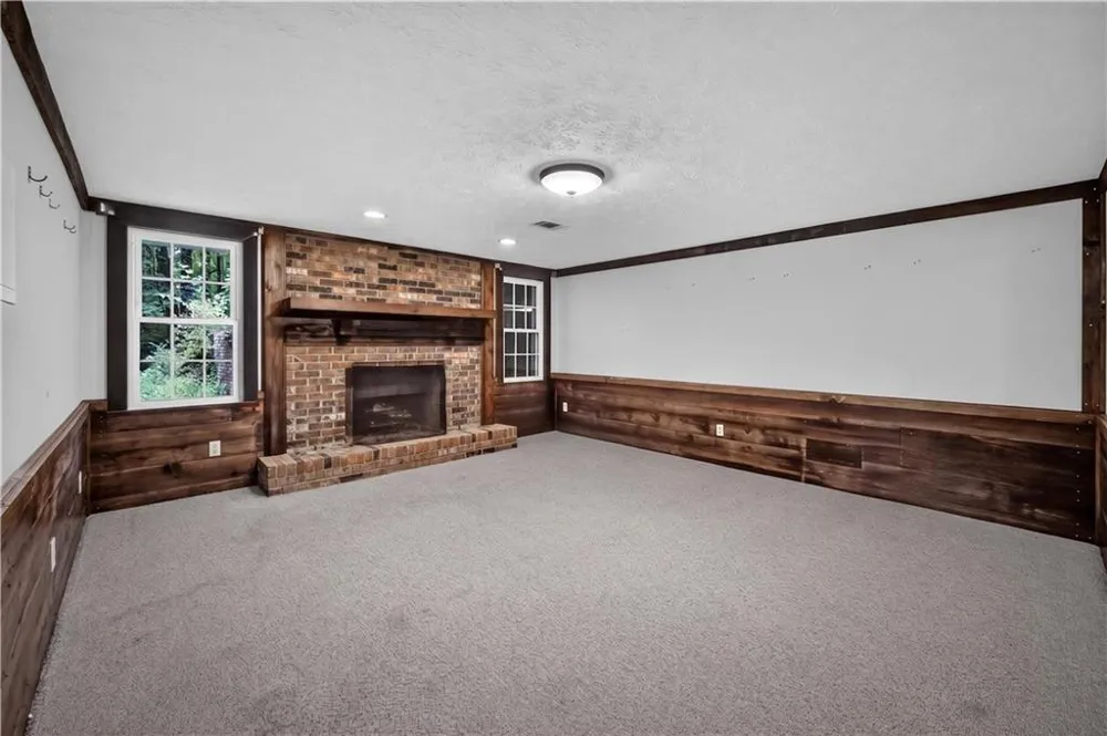 1955 Branchwood Court Snellville, GA 30078