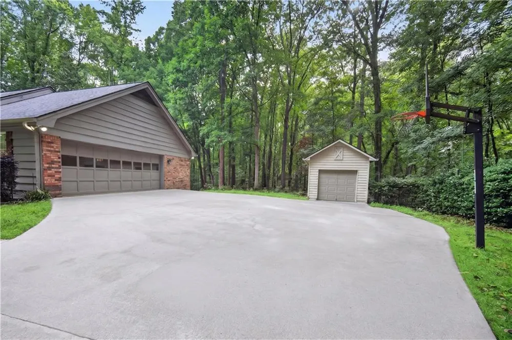 1955 Branchwood Court Snellville, GA 30078