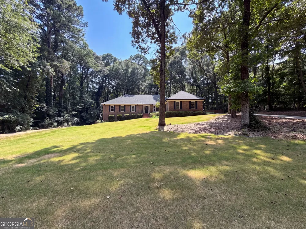 120 Oxford LN Fayetteville, GA 30215