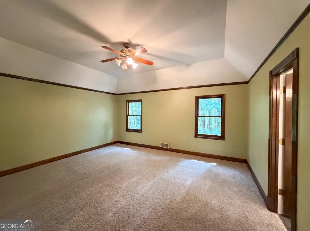 120 Oxford LN Fayetteville, GA 30215