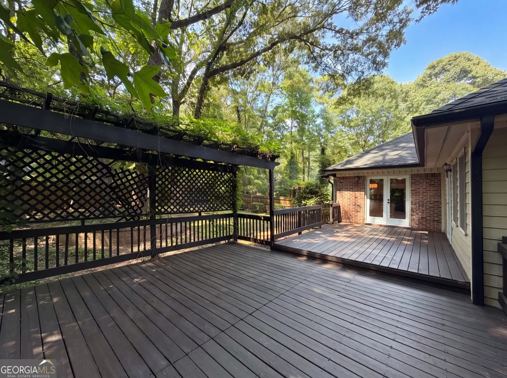 120 Oxford LN Fayetteville, GA 30215