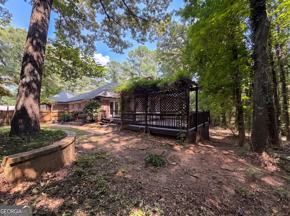 120 Oxford LN Fayetteville, GA 30215