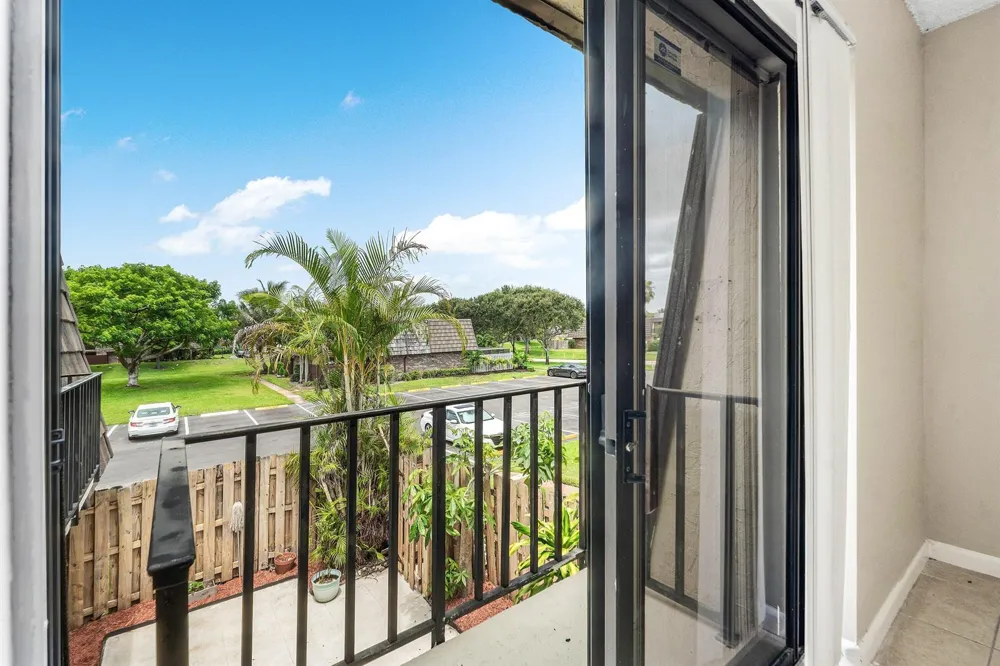 1534 FOREST LAKES CIRCLE #D West Palm Beach, FL 33406