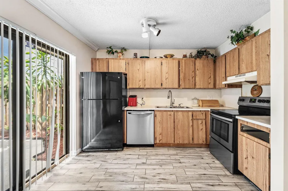 1534 FOREST LAKES CIRCLE #D West Palm Beach, FL 33406