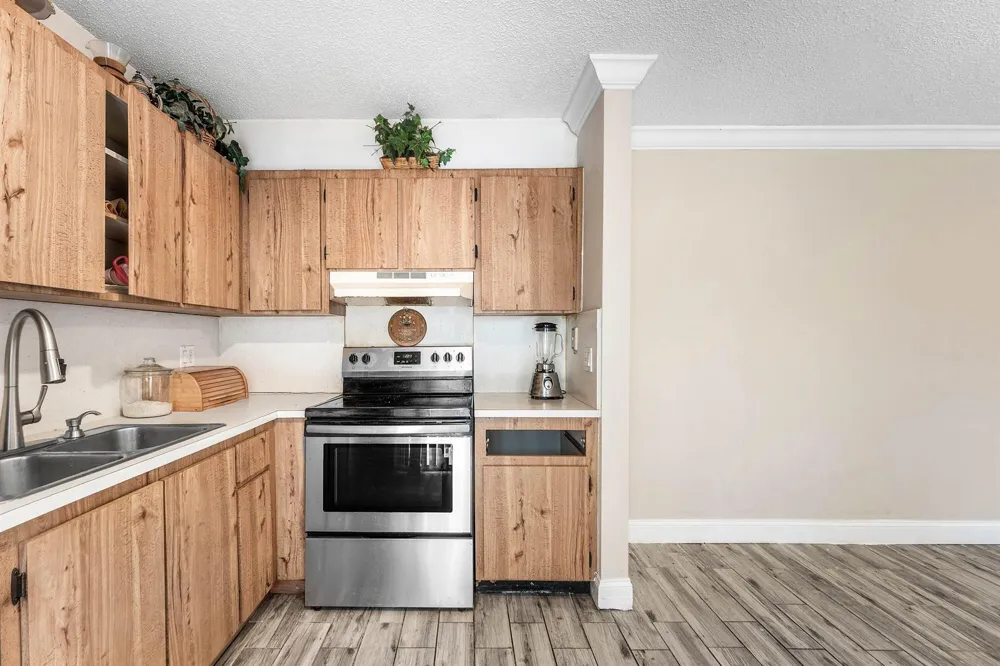 1534 FOREST LAKES CIRCLE #D West Palm Beach, FL 33406