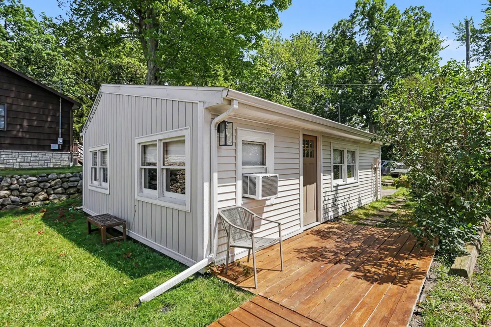 67560 95th Avenue Dowagiac, MI 49047