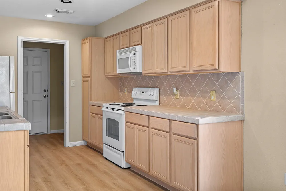 208 Settlers Ridge Bertram, TX 78605