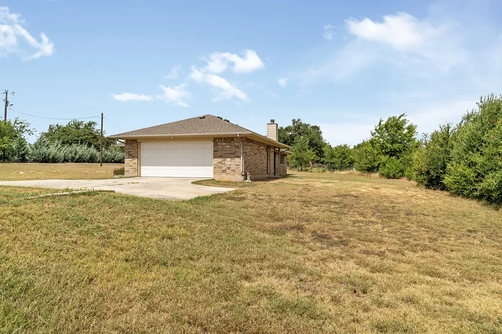 208 Settlers Ridge Bertram, TX 78605