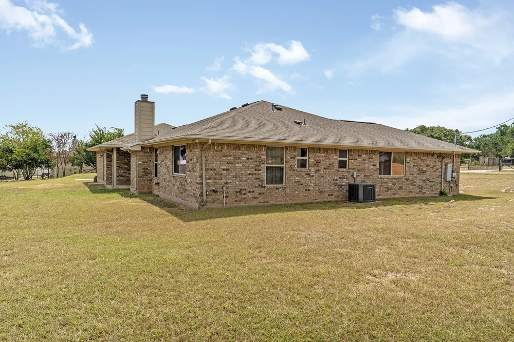 208 Settlers Ridge Bertram, TX 78605