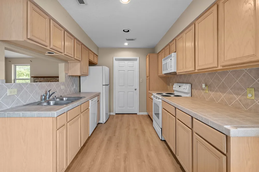 208 Settlers Ridge Bertram, TX 78605