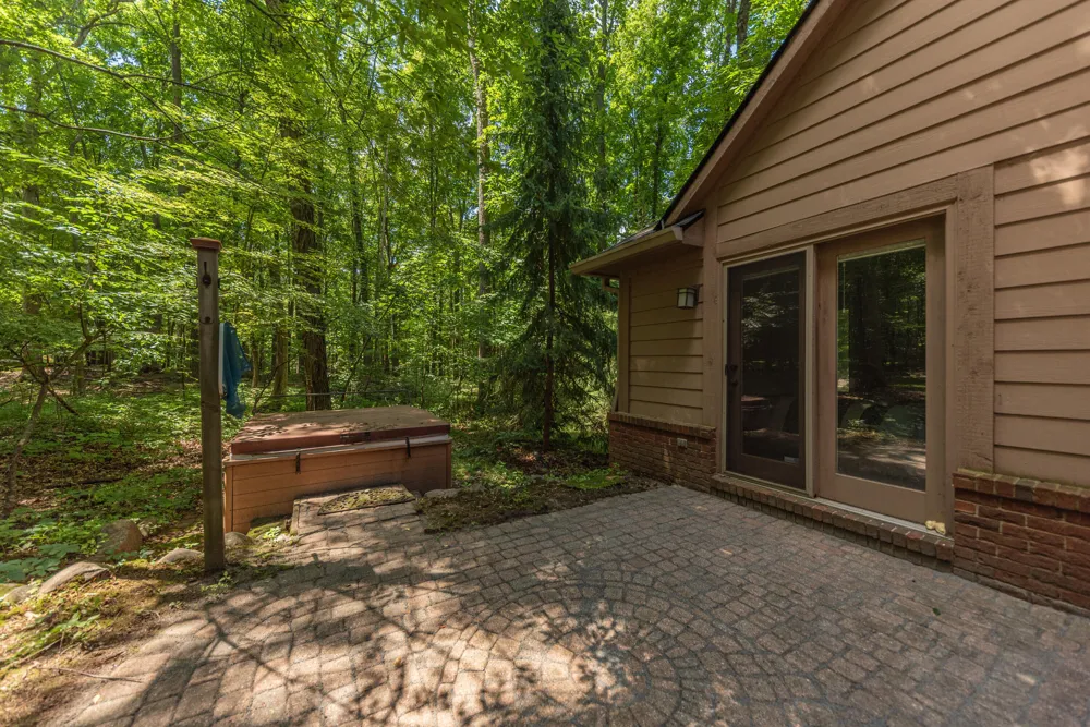 7421 Black Forest Drive Dexter, MI 48130