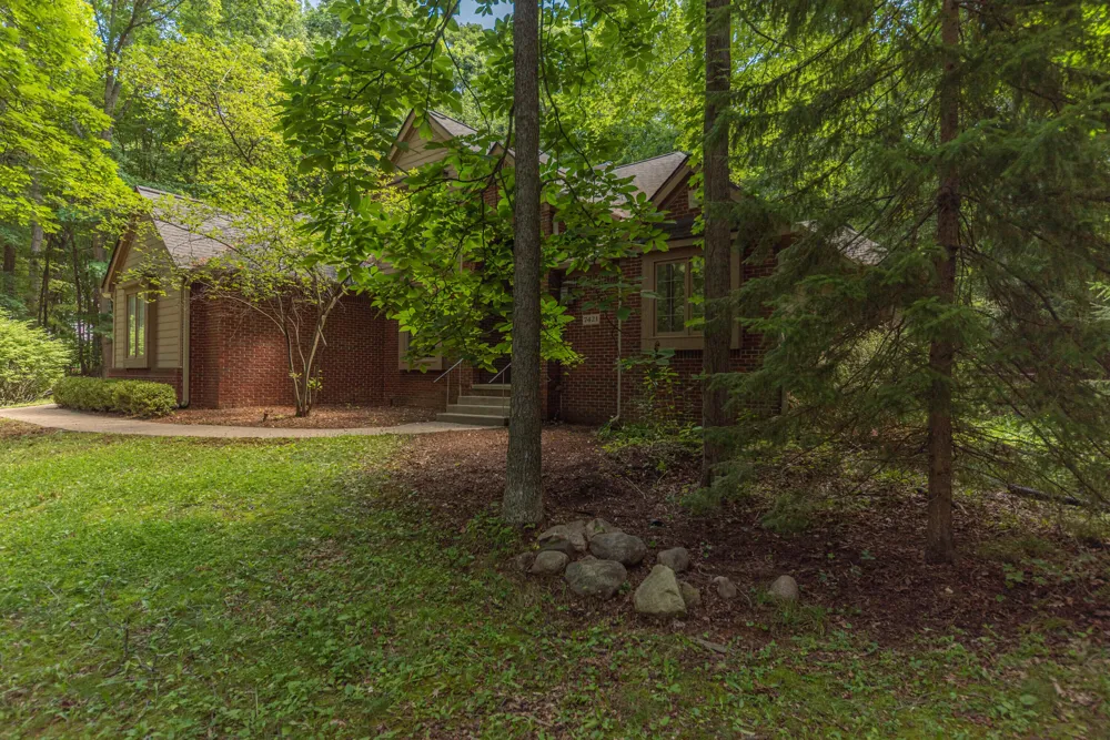 7421 Black Forest Drive Dexter, MI 48130