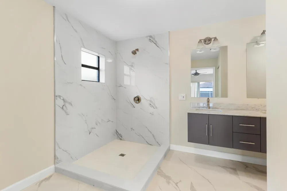 8871 SW 6th Street Miami, FL 33174