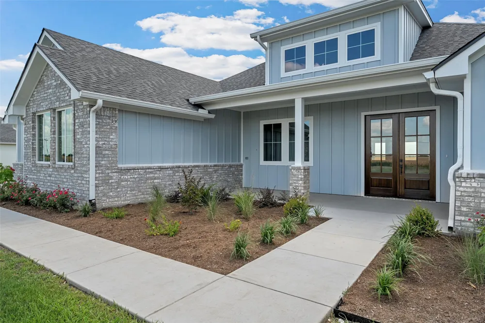 1025 Galaxy Woodway, TX 76712