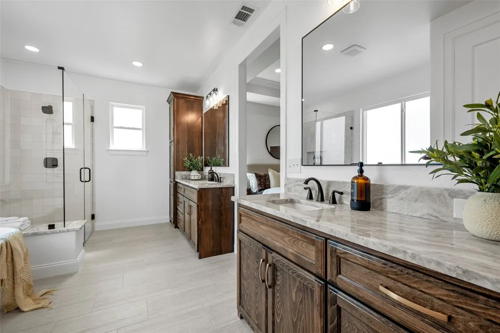 1025 Galaxy Woodway, TX 76712