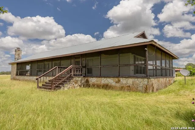 292 Old Loop 173 Bandera, TX 78003